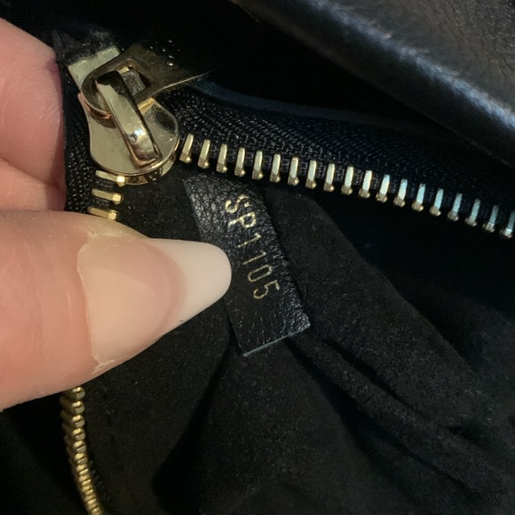 ❌SOLD❌2015 authentic Louis Vuitton Pallas black leather and monogram shoulder - Picture 17 of 17